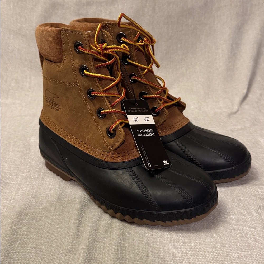 Sorel Tan and Black Lace-Up Boots Kids Size 5